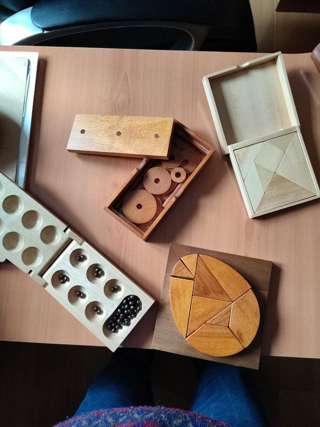 Juegos varios de madera 