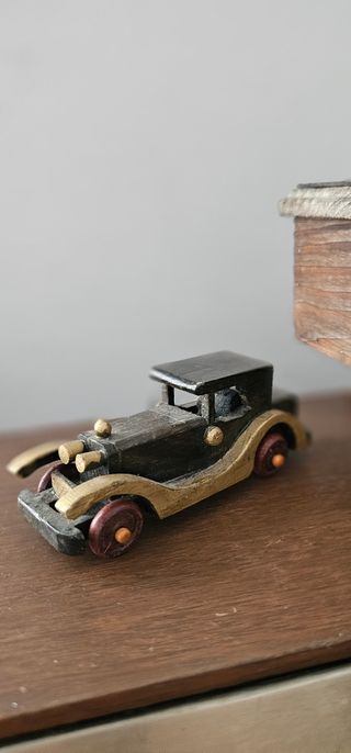 Antiguo coche dicorativo