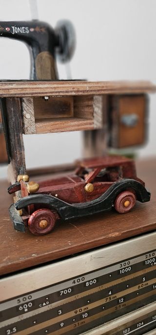 Antiguo coche dicorativo