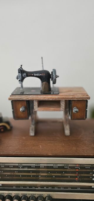 Antiguo coche dicorativo