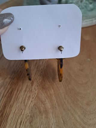 Pendientes con estampado de carey