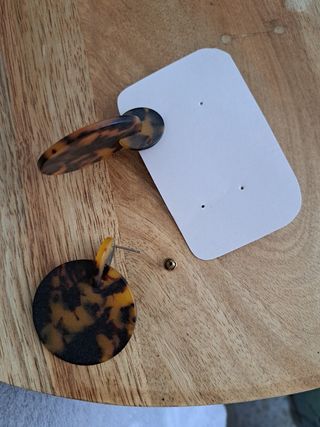 Pendientes con estampado de carey