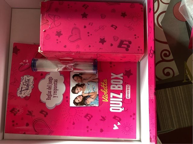 Quiz box juego de Violetta +  cuaderno de regalo