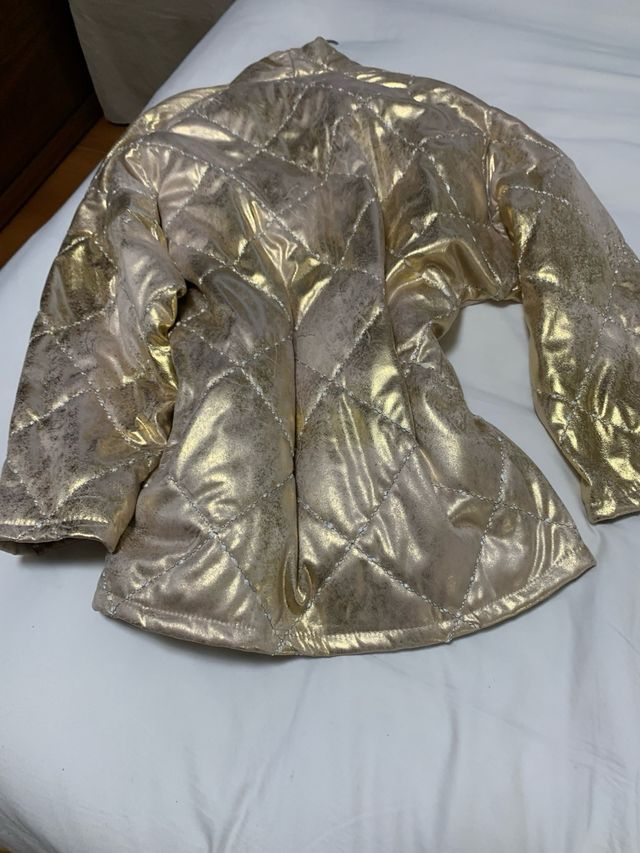 Chaqueta dorada