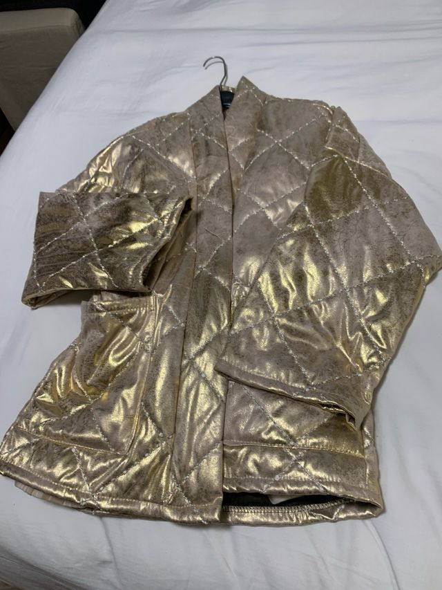 Chaqueta dorada