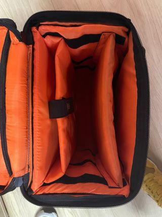 Mochila con funcion de carrito dj