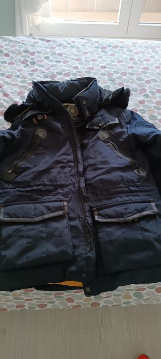 Estupendo chaquetón para caballero azul marino