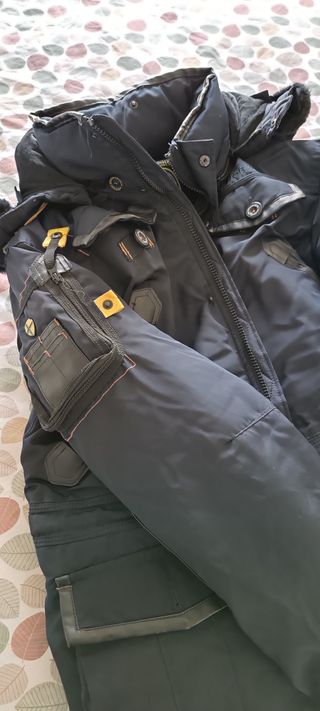Estupendo chaquetón para caballero azul marino