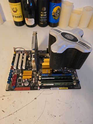 PC cpu Intel Q6600 gpu AMD HD 2400XT ram 6Gb