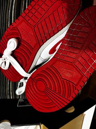 JORDAN 1 MID