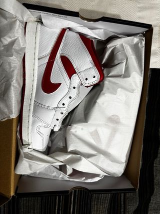 JORDAN 1 MID