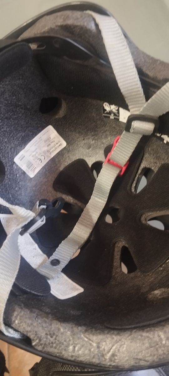 Casco + Protecciones Skate .            