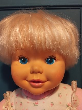 MUÑECA AÑOS 90 HASBRO CON SONIDO