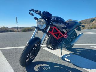 Ducati monster 695