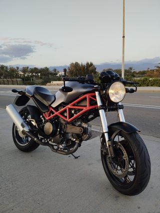 Ducati monster 695
