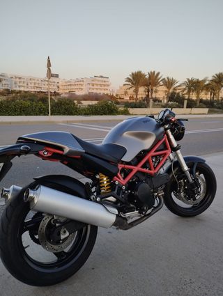 Ducati monster 695