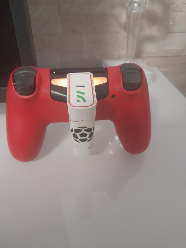 PlayStation 4. 1 TB. Con dos mandos y un cargador