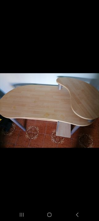 Escritorio marrón