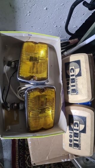 Faros antiniebla con sus tapas .para SEAT