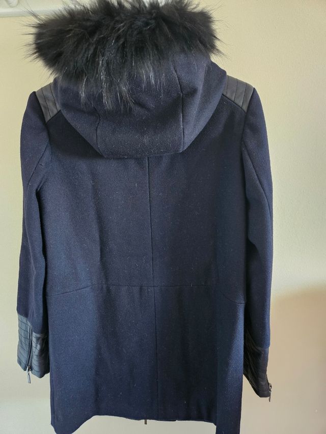 Abrigo mujer con capucha pelo