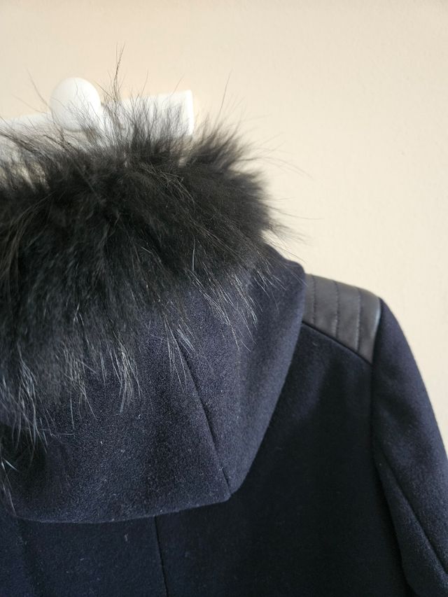 Abrigo mujer con capucha pelo