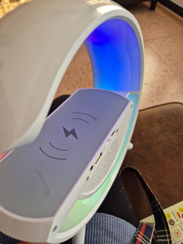 Altavoz con carga inalámbrica