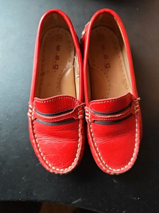 Zapatos mocasines de piel. 