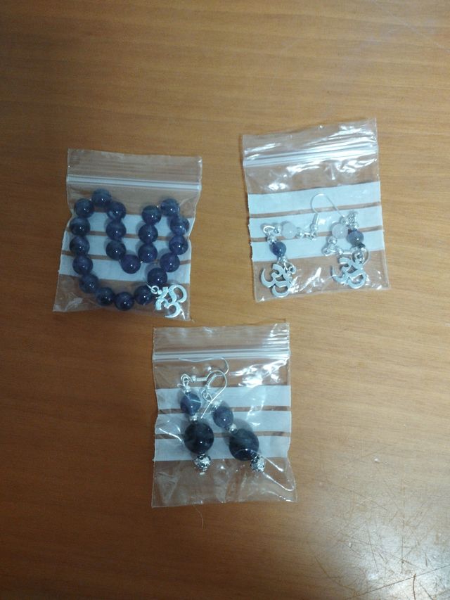 Conjunto  de pulsera y pendientes