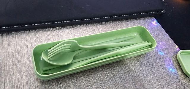 Cubiertos de plastico