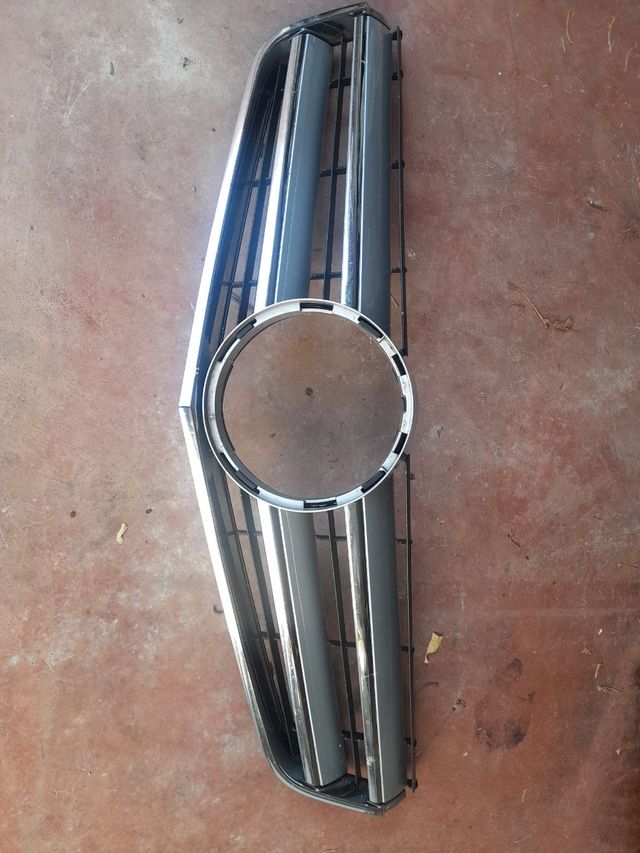 Parrilla Mercedes Benz Clase E