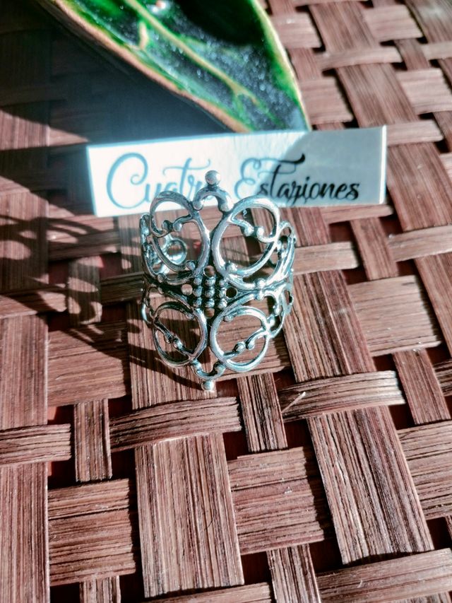 ANILLO ESTILO BARROCO.