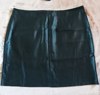 FALDA DE PIEL SINTETICA COLOR NEGRO TALLA 44
