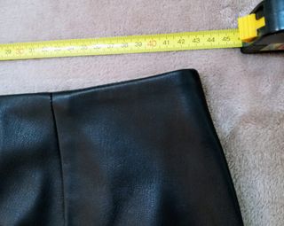 FALDA DE PIEL SINTETICA COLOR NEGRO TALLA 44