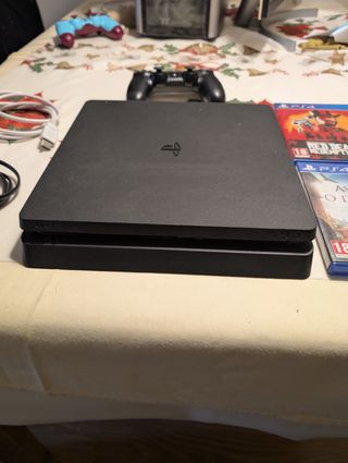 PS4 Slim 1TB+ Mando NUEVO+Juegos AAA