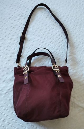 Bolso city nailon color burdeos