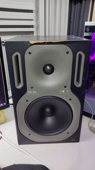 Monitor 2 truth b2031 v1