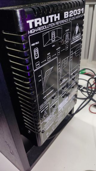 Monitor 2 truth b2031 v1