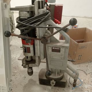 taladro eléctrico soporte magnético