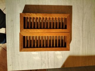 Cornice in legno a finestra con persiana