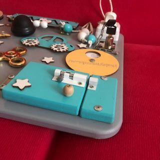 Busy board Pannello sensoriale Montessori in legno