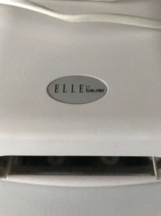 Secador lámpara manicura marca Elle.
