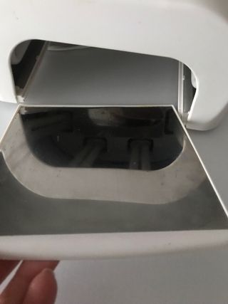 Secador lámpara manicura marca Elle.