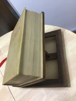 La Biblia ediciones Giner 1970 con Atril incluido