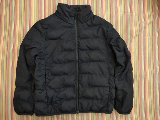 Abrigo uniqlo niño - niña. 9-10A. Azul marino