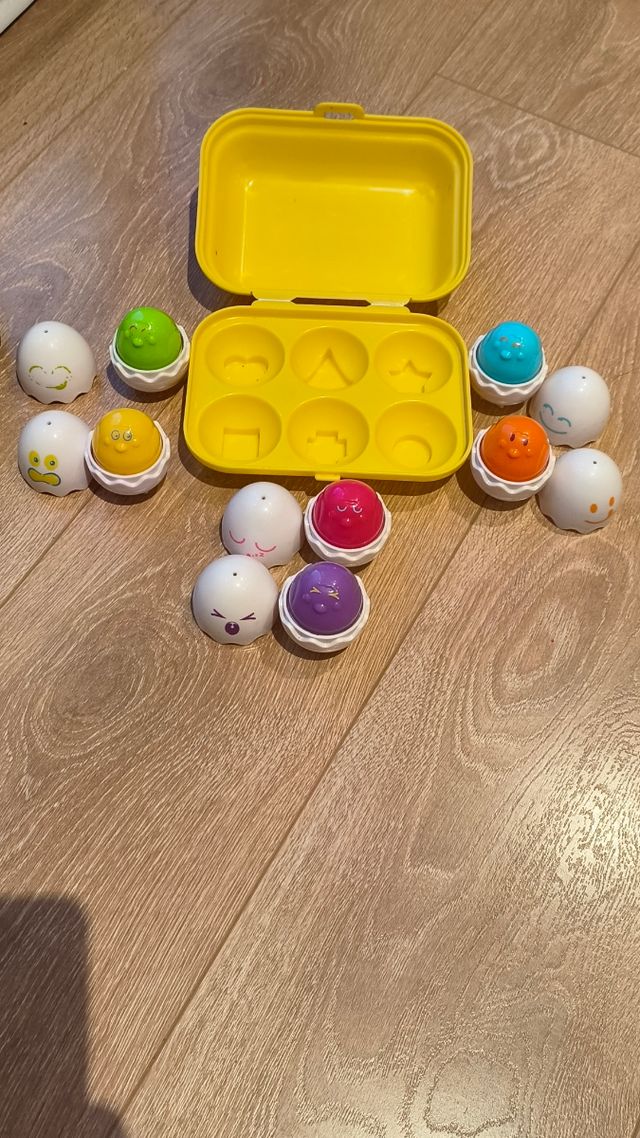 Juguete de huevos con encaje y sonido