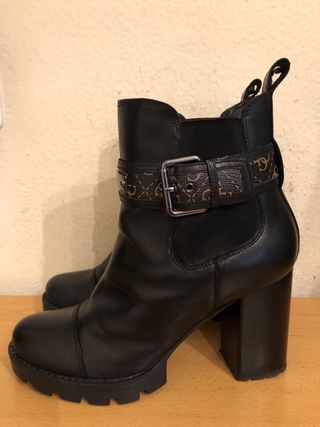 GUESS botines tacon 40