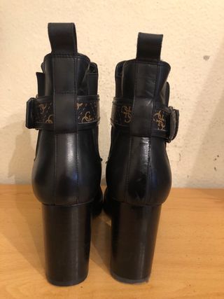 GUESS botines tacon 40
