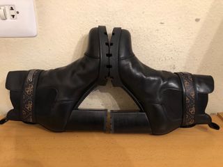 GUESS botines tacon 40
