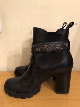 GUESS botines tacon 40