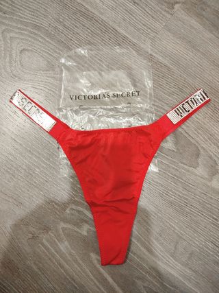 Tanga rojo victoria secret T.M